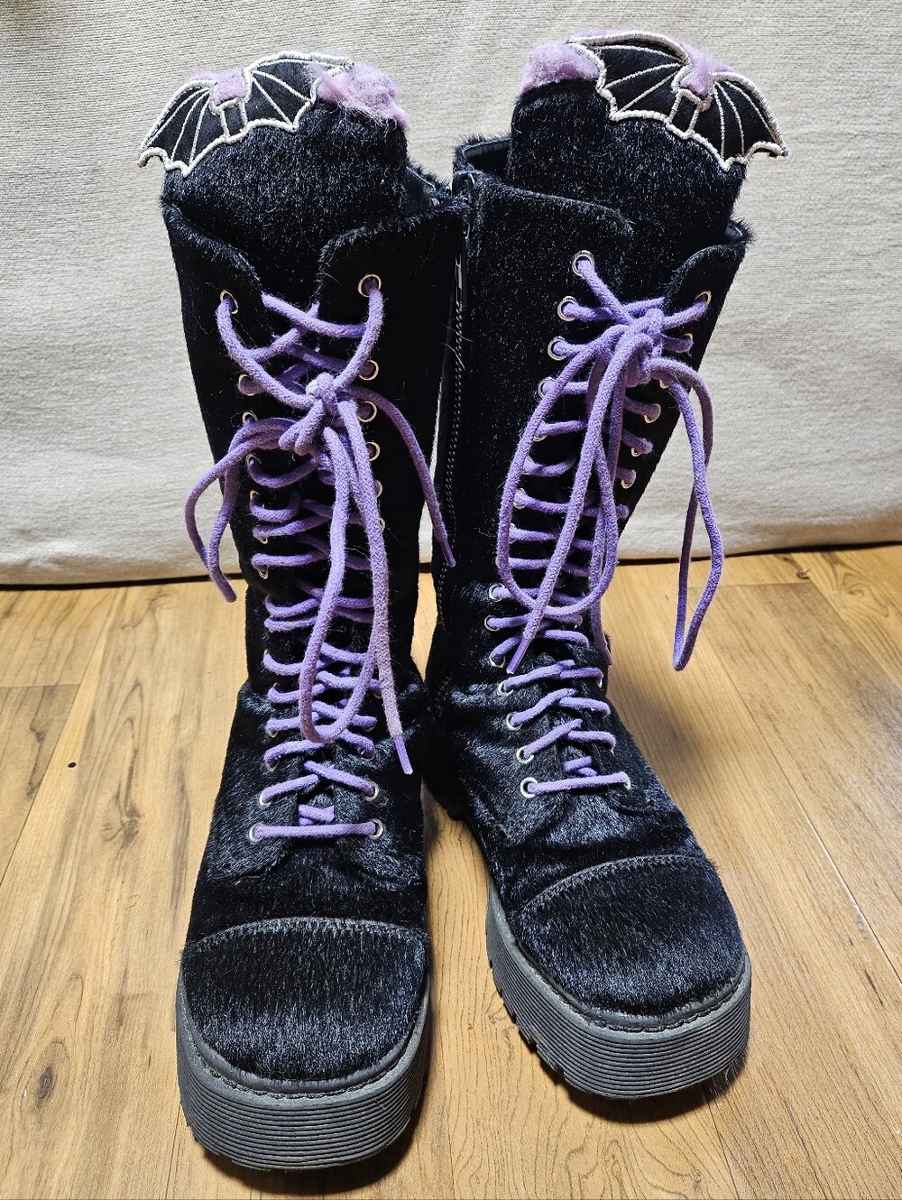 Sugar Thrillz Furry Bat Boots - Picture 2 of 8